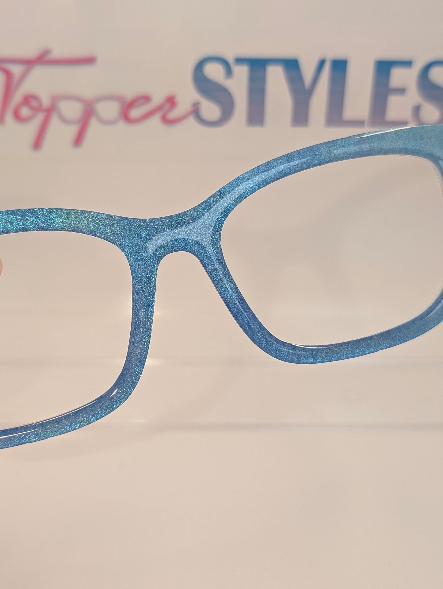Kirby Curvy Blue Shimmer Gradient